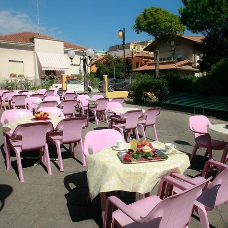 Hotel Adriatico Bellaria-Igea Marina Eksteriør billede