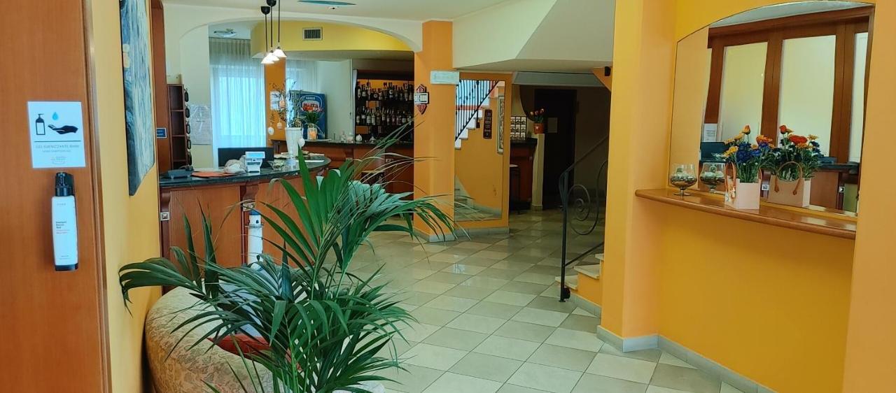 Hotel Adriatico Bellaria-Igea Marina Eksteriør billede