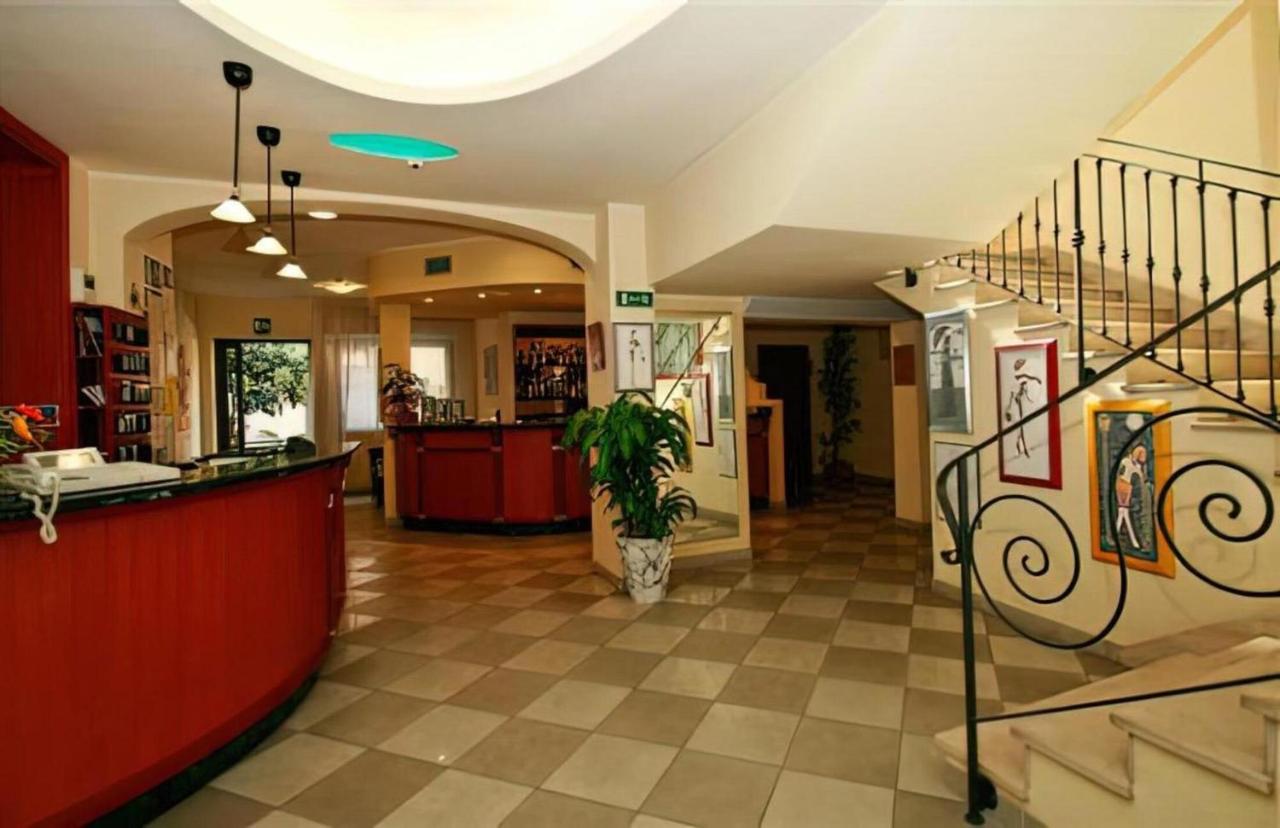 Hotel Adriatico Bellaria-Igea Marina Eksteriør billede