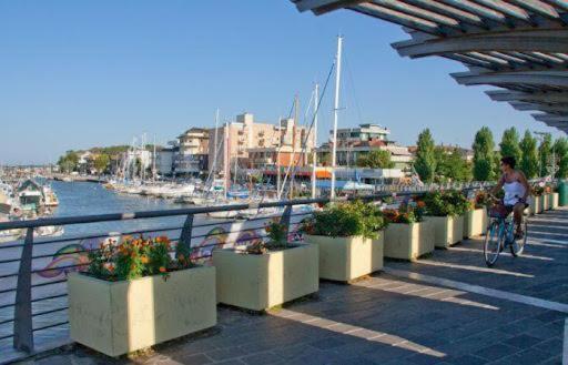 Hotel Adriatico Bellaria-Igea Marina Eksteriør billede