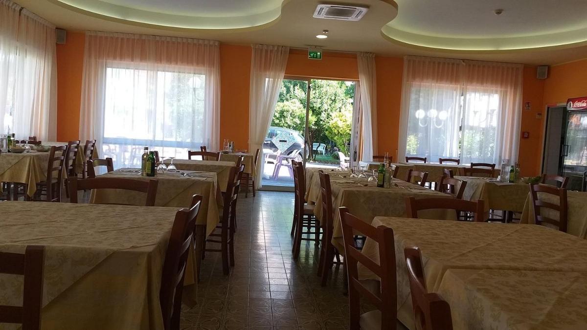 Hotel Adriatico Bellaria-Igea Marina Eksteriør billede